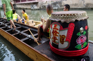 关于端午节说说：端午节到了，赠你香甜的粽子，希望为你带来吉祥